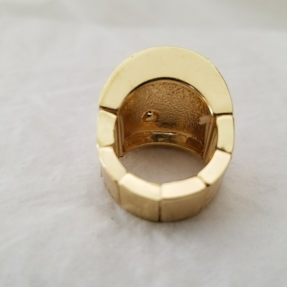 Gold tone ring - Picture 4 of 4